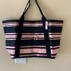 COPY - Victoria secret oversized bag/overnight bag.